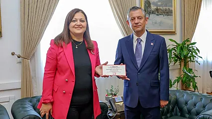 Burcu Köksal AK Parti'ye Geçiyor