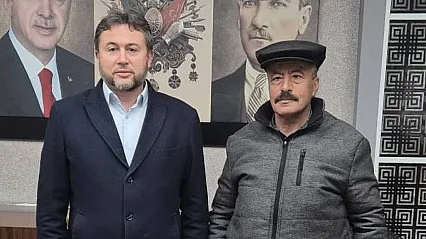 Eski Belediye Başkanı'nın İsmi Stattan Söküldü, Halı Sahaya Verildi