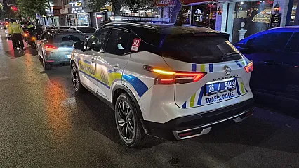 Eskişehir'de Abartı Egzoz Denetimi Karakolda Bitti! Polise Direnen Sürücü Gözaltına Alındı