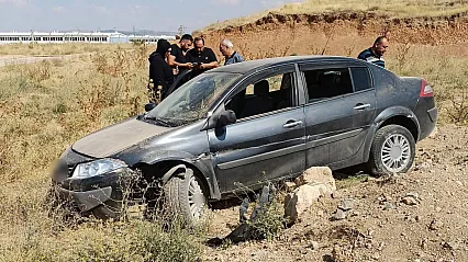 Eskişehir'de Kontrolden Çıkan Otomobil Toprak Alana Girdi