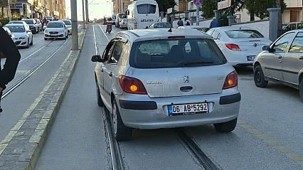 Eskişehir'de Otomobilin Çarptığı Yaşlı Kadın Yaralandı
