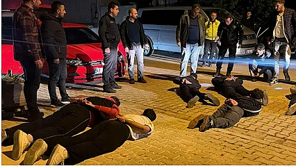 Her Yerde Varlar. Ters Kelepçe İle Gözaltına Alındılar