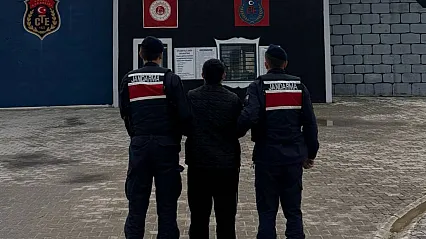 Hırsızlık Suçundan Aranan Şahsı Jandarma Yakaladı