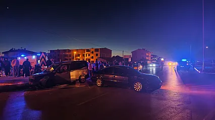 İki Otomobilin Çarpıştığı Kazada 4 Kişi Yaralandı