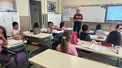 Jandarma, Öğrencileri Okulda Bilgilendirdi