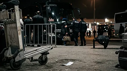 Kıyafet Değiştirerek Kaçtı, Otobüste Yakalandı