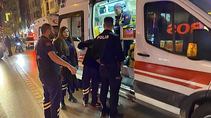 Motosiklet Önce Yayaya, Sonra Otomobile Çarptı: 2 Yaralı