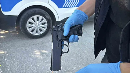 Okul Önündeki Çöp Kutusundan Tabanca Çıktı