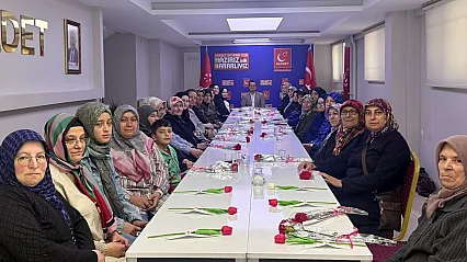 Saadet Partisi'nden Anneler Günü'nde Anlamlı Etkinlik