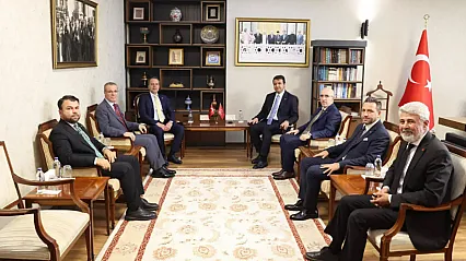 Saadet Partisi ve Yeniden Refah Partisi'nden Birleşme Sinyali
