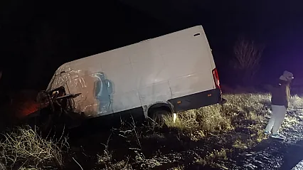 Şarampole Giren Minibüste 2 Kişi Yaralandı