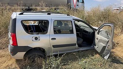 Şarampole Giren Otomobilde 2 Kişi Yaralandı