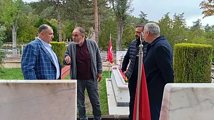 Şehit Babasına Destek Verdi, Konuyu Siyasete Taşıdı