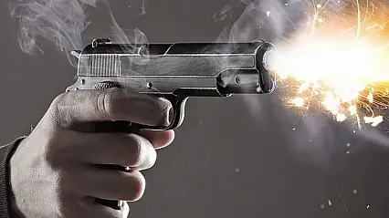 Sokakta Tüfekle Dolaştı, Ateş Açtı