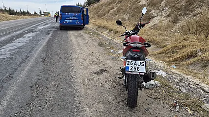 Tekeri Kilitlenen Motosikletten Düşen Sürücü Yaralandı