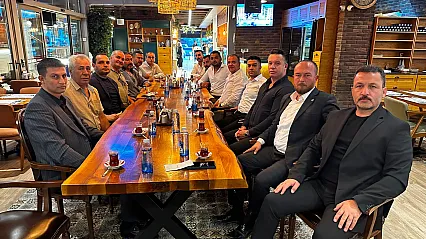 Ülkü Ocakları'nın Geçmiş Dönem İl Başkanları Yemekte Buluştu