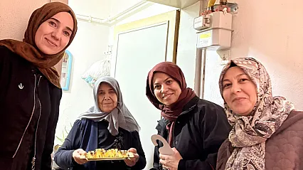 Yeniden Refah Partisi Kadın Kolları, Afyon'da Erbakan'ın mektubunu iletti