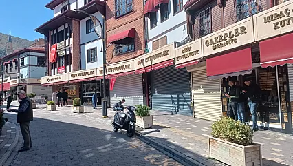 Elektrik Kesildi, Uzun Çarşı'da İşler Durdu