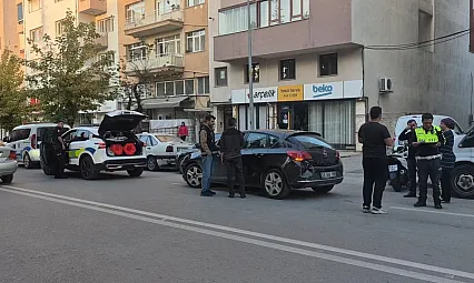 16 Yaşındaki Sürücü Motosikletle Otomobile Çarptı