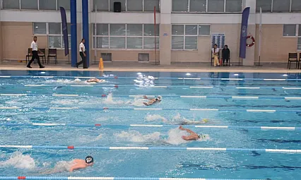 180 Sporcu, Afyon'da Yüzme Müsabakasına Katıldı