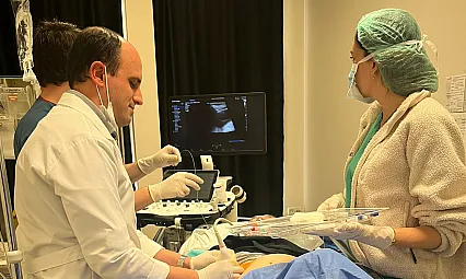 81 Yaşındaki Kadın Hasta Sandıklı Devlet Hastanesinde Hayata Tutundu