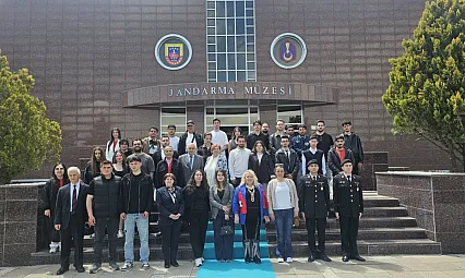 ADD'li Gençler, İsmet İnönü'nün Kızıyla Sohbet Etti