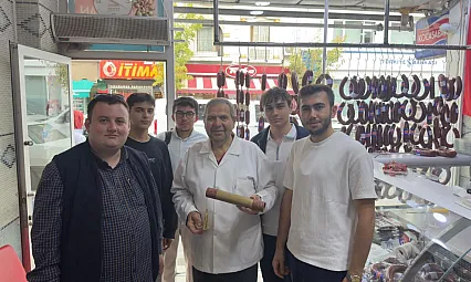 Afyon'da Gençlerden Esnafa Sürpriz!