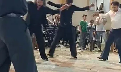 Afyon'da Viral Düğün: Pala Dayı ve Ailesi'nden 'Kırık Havayla' 70'ler Esintisi