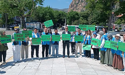 Afyon'un Meydanında Düdük Çaldı, Hayat Durdu