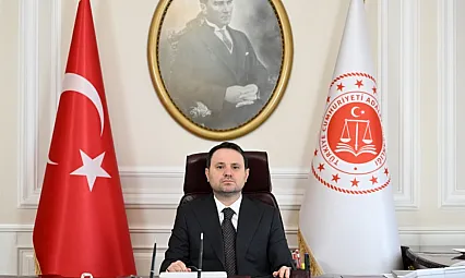 Bakan Gürlek Afyonlu Minik Yunus Emre'nin Olayına Sahip Çıktı