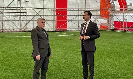 Kaymakam Aslan'dan Halı Saha İncelemesi