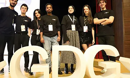 Kütahya'daki 'Devfest'25' Etkinliği Teknoloji Tutkunlarını Bir Araya Getirdi