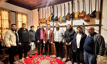 Müzik Akademisinde Çalgı Yapımı Anlatıldı