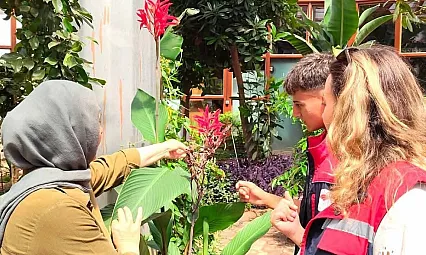 Öğrencilerden Tıbbi Ve Aromatik Bitkiler Merkez Müdürlüğünü Teknik Gezi