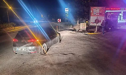 Otomobille Motosiklet Çarpıştı, 1 Kişi Yaralandı