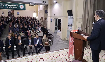 Turgut Erhan Afyonkarahisar'da Konuştu