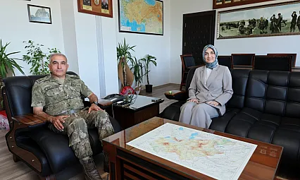 Vali Yiğitbaşı'ndan Askeri Üsse Sürpriz Ziyaret!