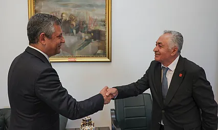 Yeni Parti'de İbre Hasan Karadeniz'den Yana