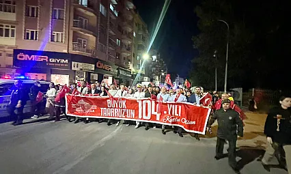 Zafer Coşkusu Fener Alayı İle Şenlendi