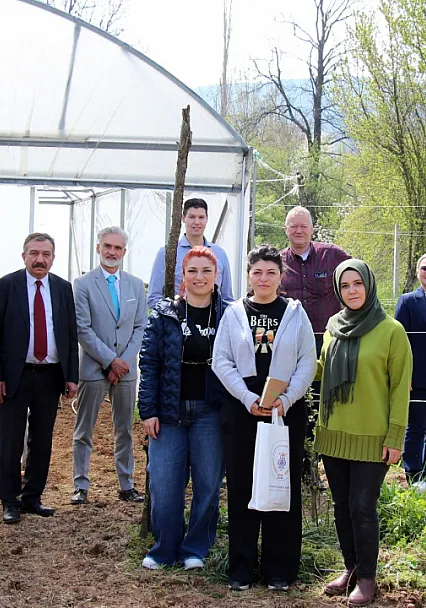 Hollandalı Heyet, Kütahya'da Blueberry Yatırımları İçin İncelemelerde Bulundu