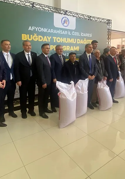 Sırada Çilek, Böğürtlen Ve Seralar Var Afyonkarahisar'da Çiftçiye 54 Ton Tohum Ve 5 Bin Koyun Desteği