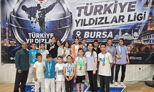 Afyon'da Voleybol'da Afyon GSK A Takımı Birinci Oldu