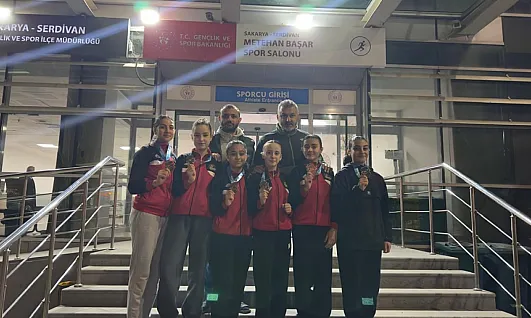 Afyon'un Karatecileri 12 Madalya İle Döndü