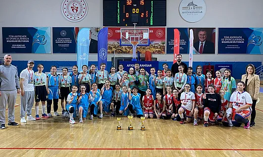 Afyonkarahisar'da Küçükler Basketbol Müsabakaları Tamamlandı