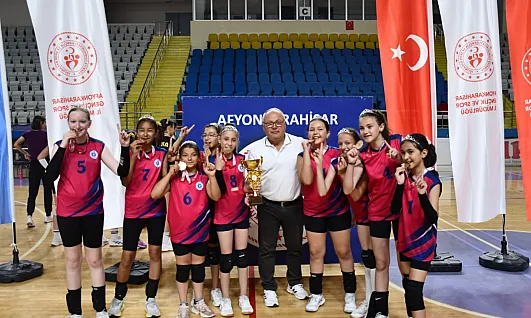 Afyonlu Filenin Sultanları, Kıyasıya Mücadele Etti
