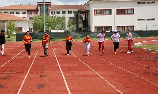 AKÜ'de 'Özel' Spor Şenliği Düzenlendi