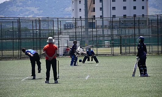 Büyük Kadınlar Kriket'te Büyük Mücadele