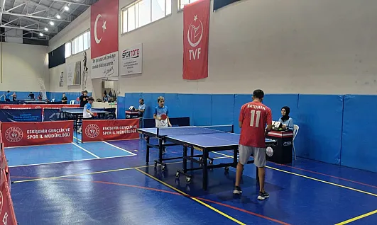 Çocuk Evleri Sitesi Öğrencileri 30 Ağustos Turnuvasında Raket Salladı