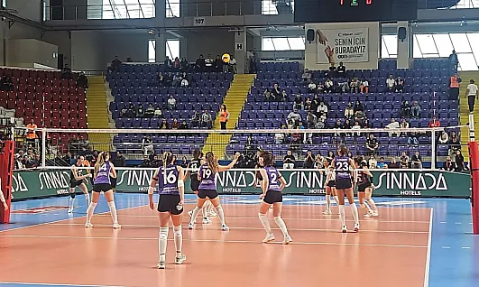 Zaferin Sultanları İlk Seti Aldı, Maçı Kaybetti