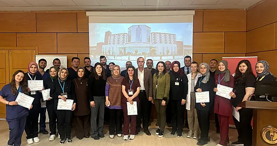 Afyonkarahisar Devlet Hastanesi Hemşireleri Sertifikalarını Aldı